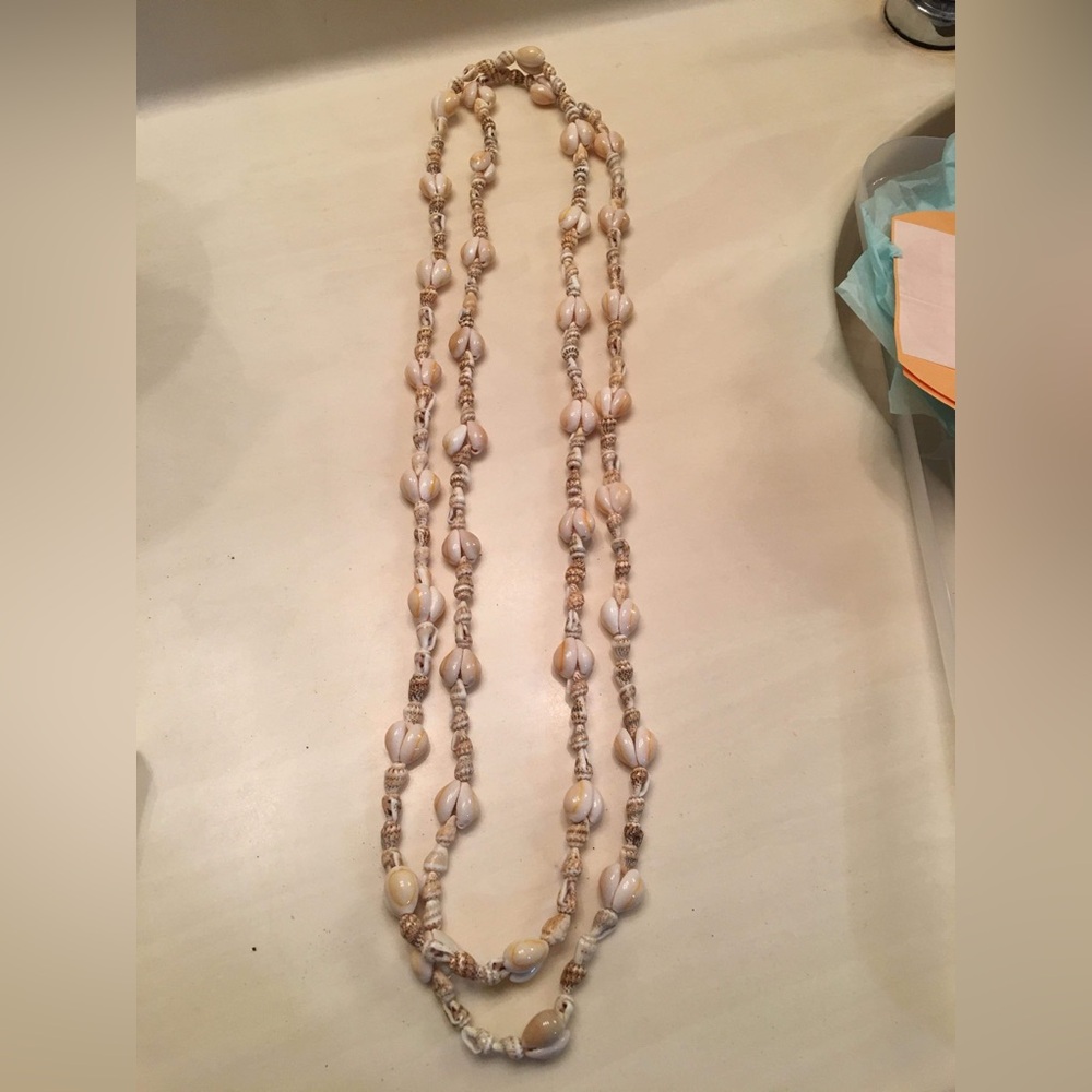 Like New Double Layered Seashell Necklace